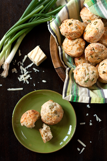 cheddar scallion scones