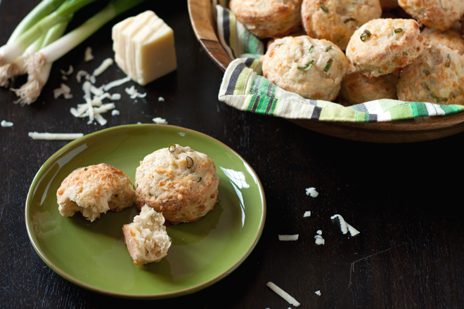 cheddar scallion scones