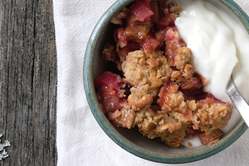 rhubarb-ginger-crumble