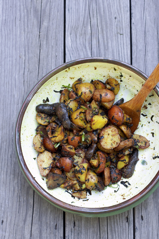curry-potato-salad-with=basil-and-mint
