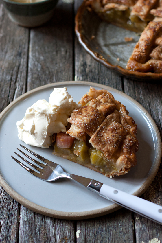 mini-rhubarb-pie